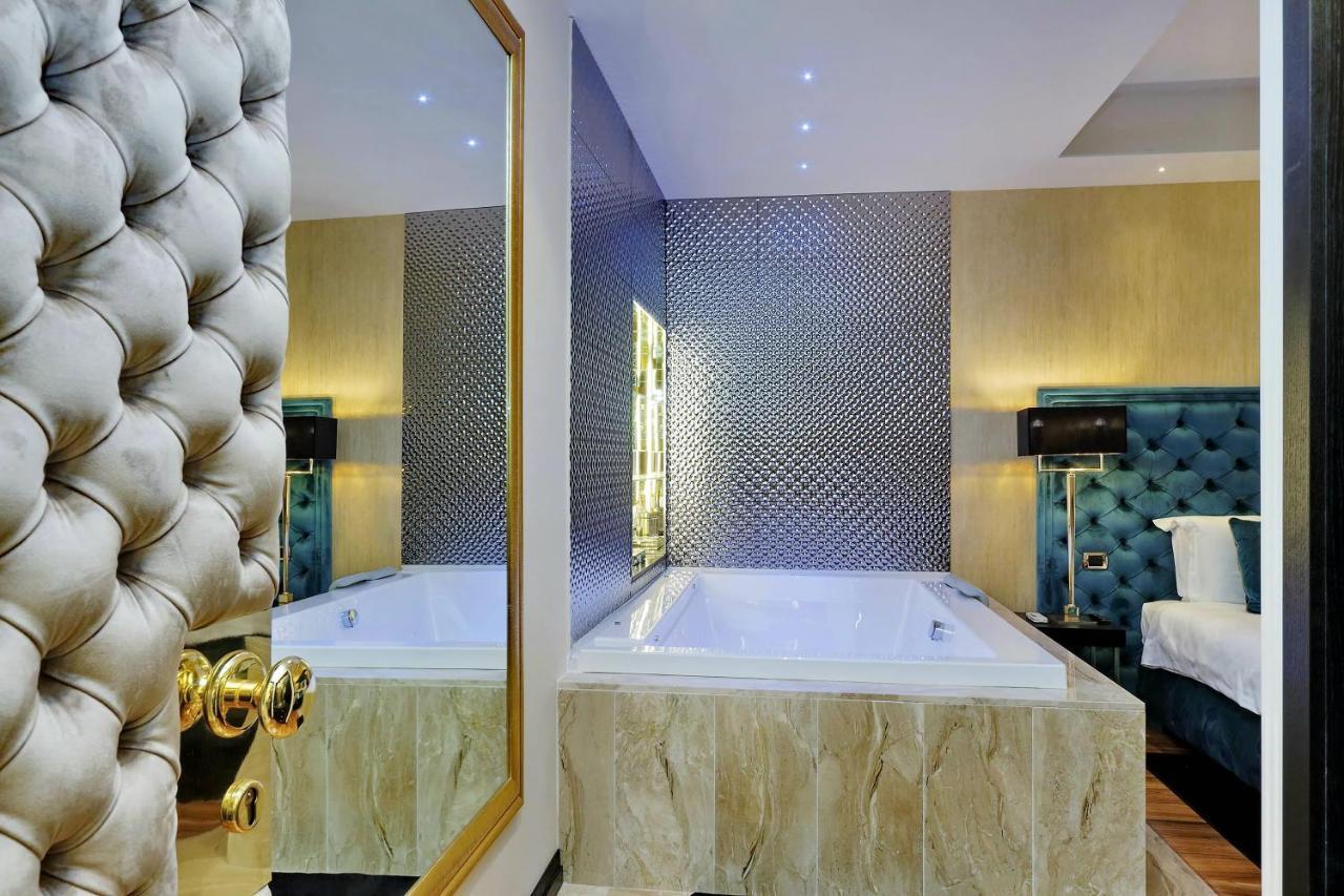 Trevi Diamond Luxury Suites & Jacuzzi Řím Exteriér fotografie
